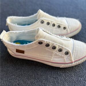 Women’s Blowfish Casual White Slip-On Shoes